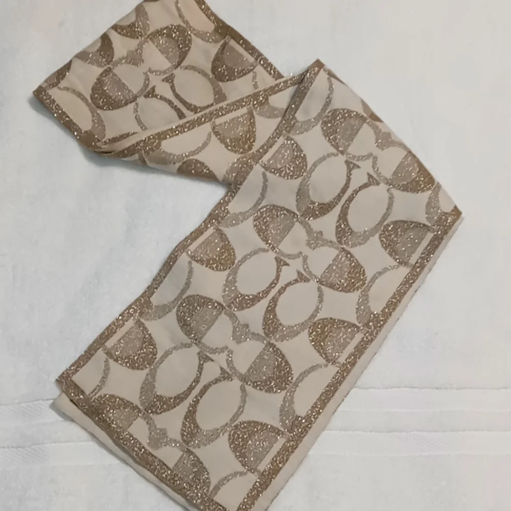 Coach reversible woman's scarf - Picture 2 of 3